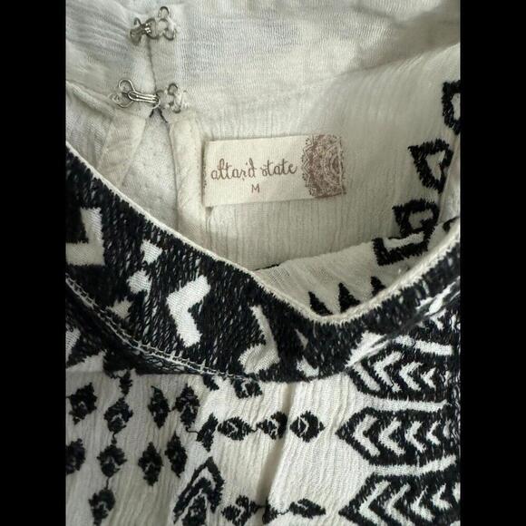 Altar’d State Embroidered Tank Top Size M - Picture 3 of 4